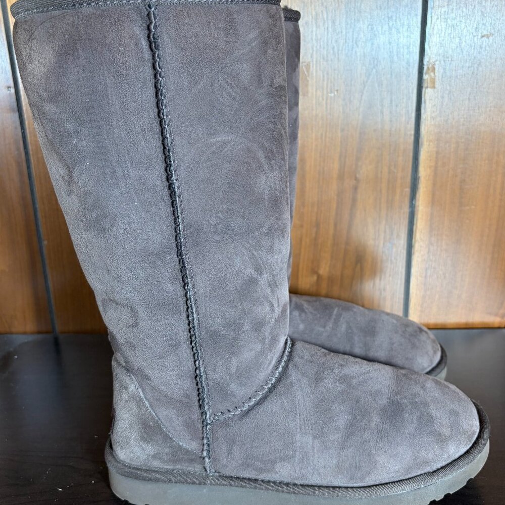 UGG Women's Classic Tall II Chocolate Brown Boots Sz 8 - EUC - Picture 2 of 9